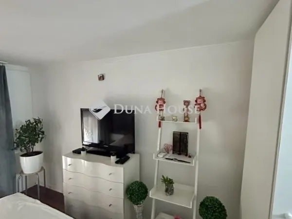 Eladó kereskedelmi és ipari ingatlan Budapest VIII. kerület 32 nm