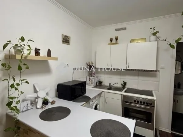 Eladó kereskedelmi és ipari ingatlan Budapest VIII. kerület 32 nm