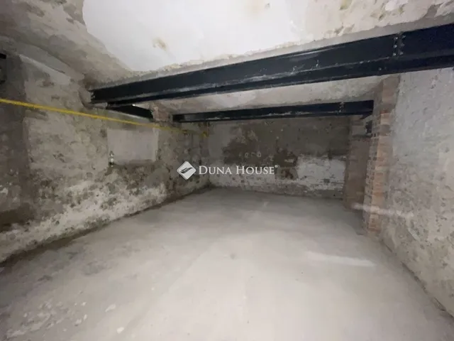 Eladó kereskedelmi és ipari ingatlan Budapest XIII. kerület 305 nm