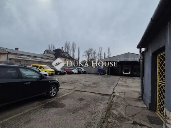 Eladó kereskedelmi és ipari ingatlan Budapest XIII. kerület 800 nm