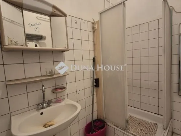 Eladó kereskedelmi és ipari ingatlan Budapest XIII. kerület 800 nm