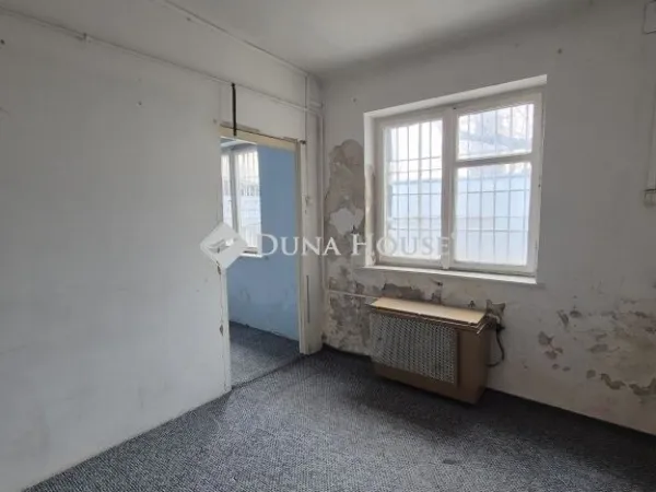 Eladó kereskedelmi és ipari ingatlan Budapest XIII. kerület 800 nm