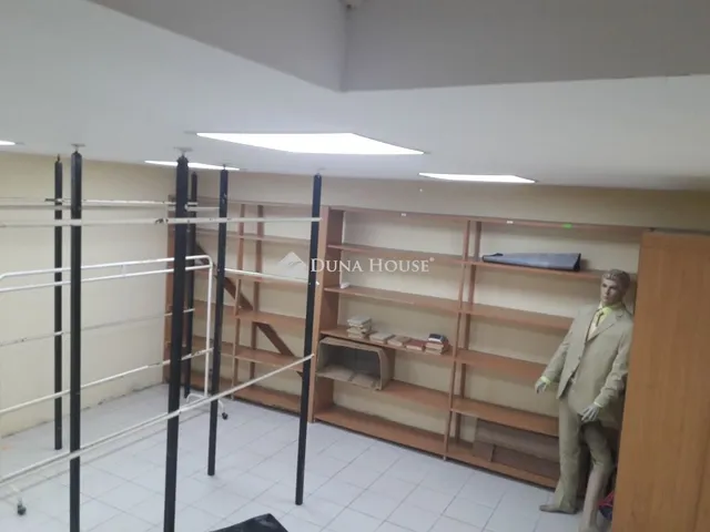Eladó kereskedelmi és ipari ingatlan Budapest VI. kerület 69 nm