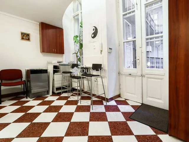 Eladó kereskedelmi és ipari ingatlan Budapest XIII. kerület 73 nm