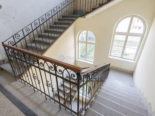 Eladó lakás Budapest VI. kerület 98 nm