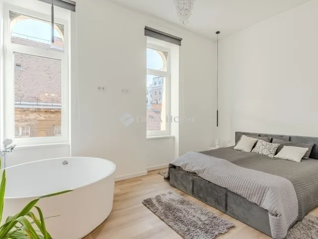 Eladó lakás Budapest VI. kerület 98 nm