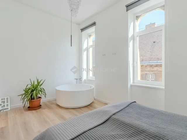 Eladó lakás Budapest VI. kerület 98 nm