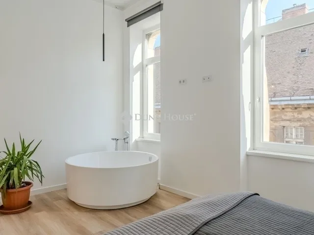 Eladó lakás Budapest VI. kerület 98 nm