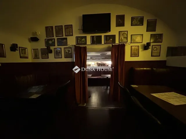 Eladó kereskedelmi és ipari ingatlan Budapest VI. kerület 90 nm