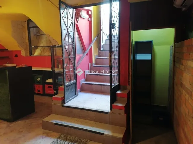 Eladó kereskedelmi és ipari ingatlan Budapest VI. kerület 60 nm