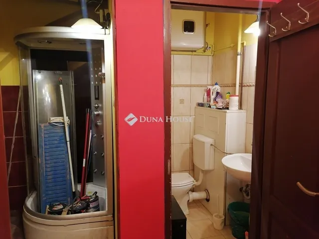 Eladó kereskedelmi és ipari ingatlan Budapest VI. kerület 60 nm