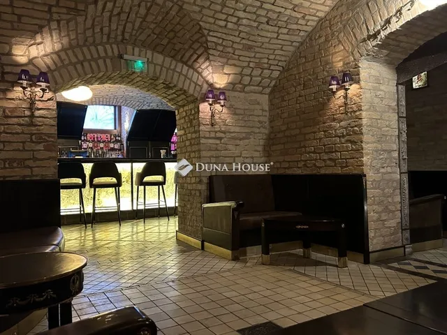 Eladó kereskedelmi és ipari ingatlan Budapest VI. kerület 112 nm