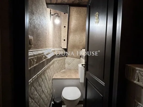 Eladó kereskedelmi és ipari ingatlan Budapest VI. kerület 112 nm