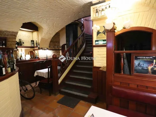 Eladó kereskedelmi és ipari ingatlan Budapest VI. kerület 176 nm