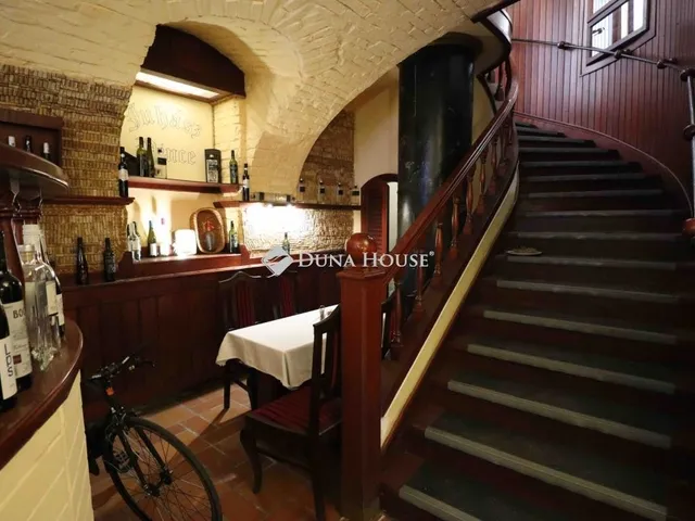 Eladó kereskedelmi és ipari ingatlan Budapest VI. kerület 176 nm