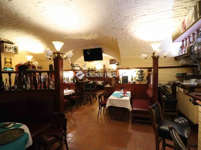 Eladó kereskedelmi és ipari ingatlan Budapest VI. kerület 176 nm