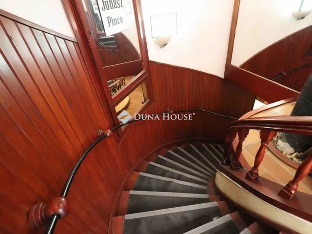 Eladó kereskedelmi és ipari ingatlan Budapest VI. kerület 176 nm