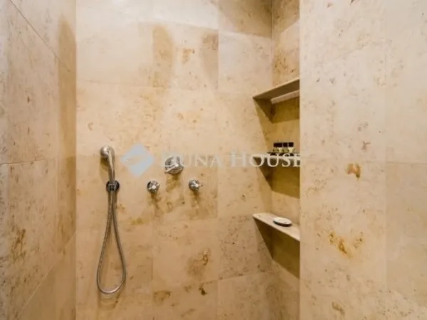 Eladó lakás Budapest VI. kerület 94 nm