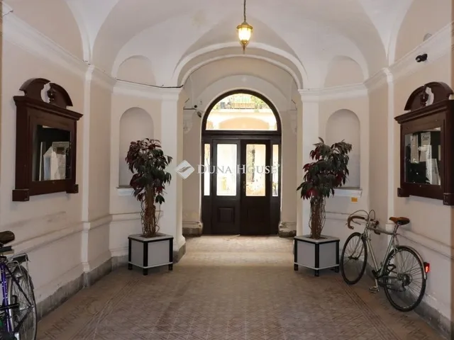 Eladó lakás Budapest VI. kerület 32 nm