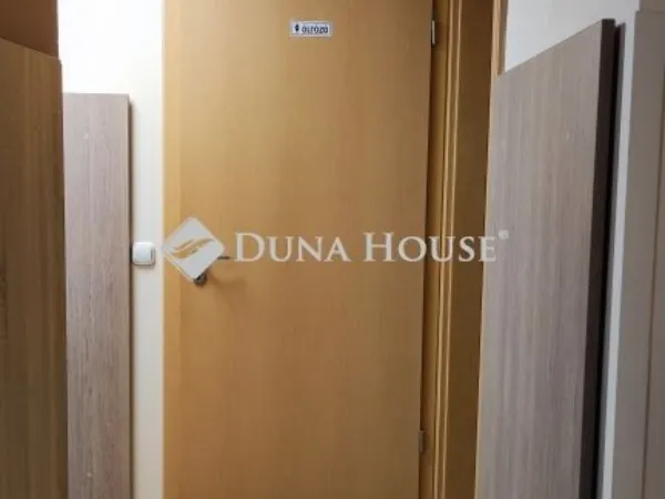 Eladó kereskedelmi és ipari ingatlan Budapest VI. kerület 186 nm