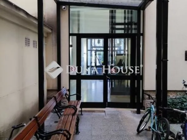 Eladó kereskedelmi és ipari ingatlan Budapest VI. kerület 186 nm