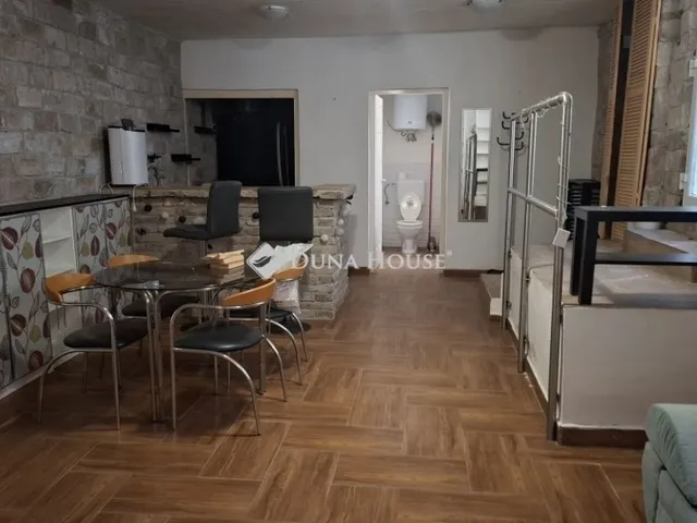 Eladó kereskedelmi és ipari ingatlan Budapest III. kerület 79 nm