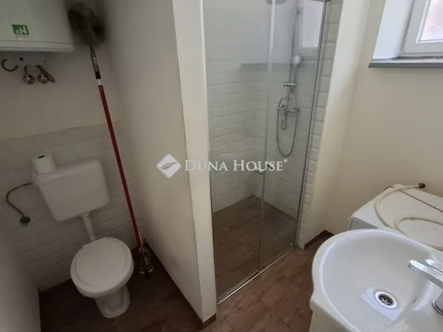 Eladó kereskedelmi és ipari ingatlan Budapest III. kerület 79 nm