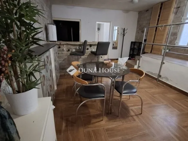 Eladó kereskedelmi és ipari ingatlan Budapest III. kerület 79 nm