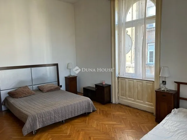 Eladó lakás Budapest VIII. kerület 77 nm