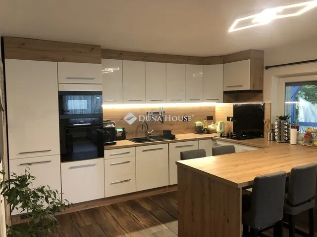 Eladó ház Mogyoród 140 nm