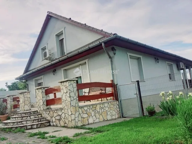 Eladó ház Sülysáp 214 nm