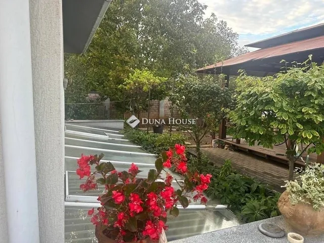 Eladó ház Budapest XVIII. kerület 212 nm