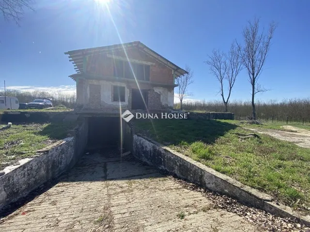 Eladó kereskedelmi és ipari ingatlan Dabas 799 nm
