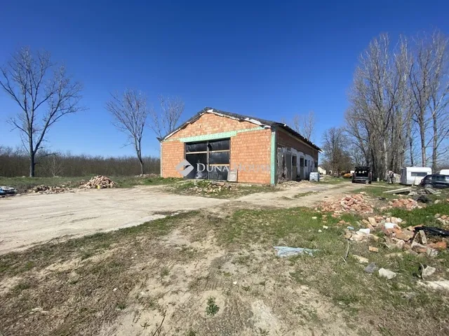 Eladó kereskedelmi és ipari ingatlan Dabas 799 nm
