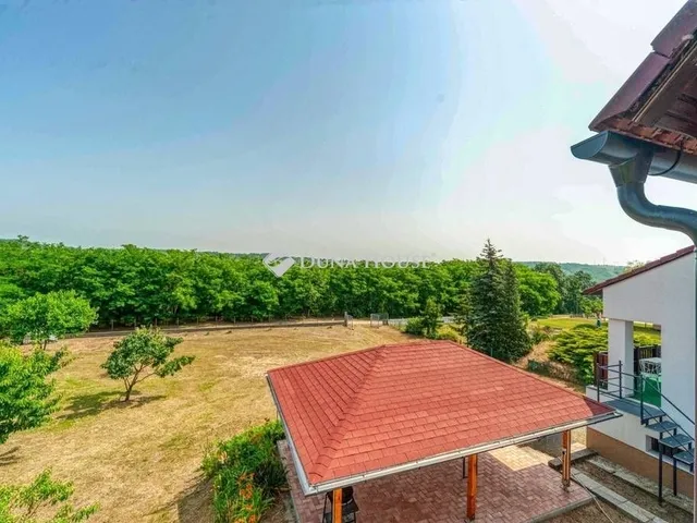 Eladó ház Domony 205 nm