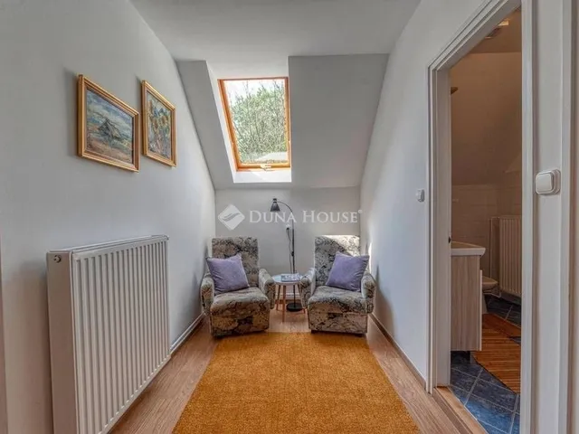 Eladó ház Domony 205 nm