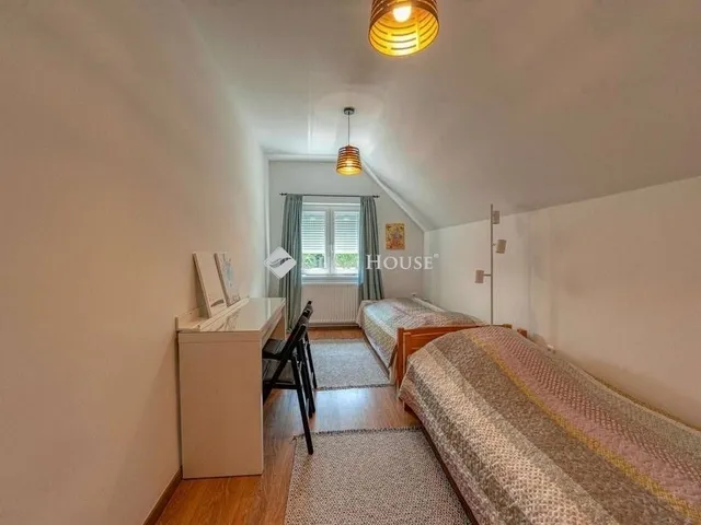 Eladó ház Domony 205 nm