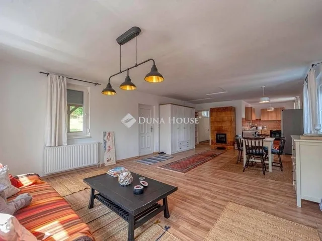 Eladó ház Domony 205 nm