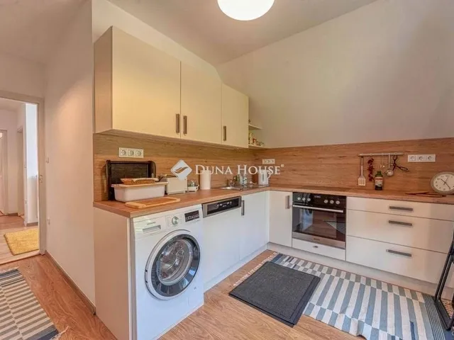 Eladó ház Domony 205 nm