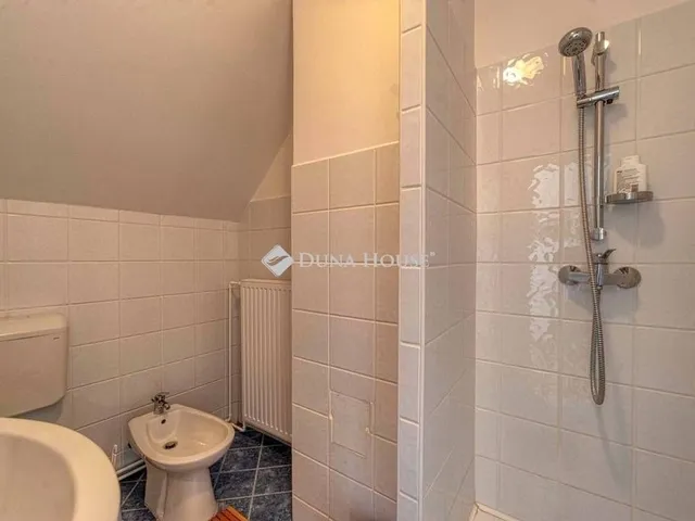 Eladó ház Domony 205 nm