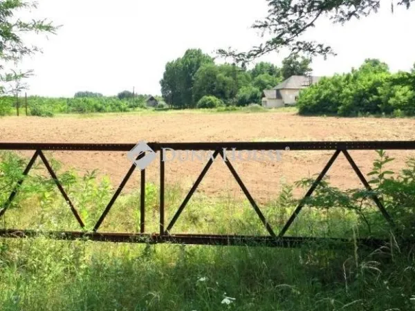 Eladó telek Dabas 15061 nm