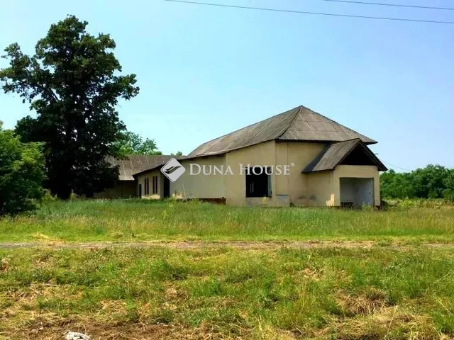 Eladó telek Dabas 15061 nm