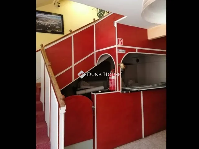 Eladó kereskedelmi és ipari ingatlan Bag 1200 nm