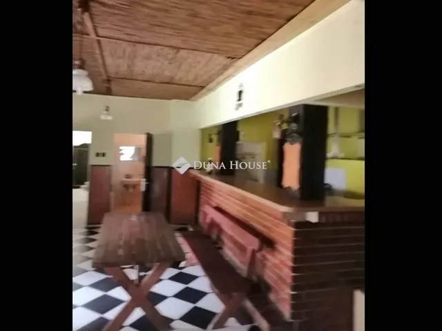 Eladó kereskedelmi és ipari ingatlan Bag 1200 nm