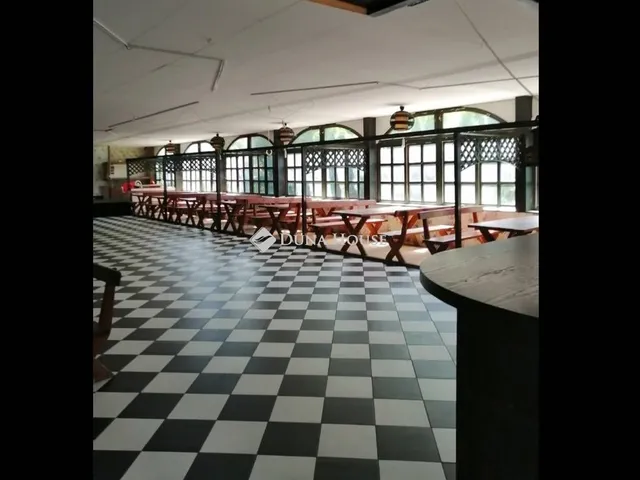 Eladó kereskedelmi és ipari ingatlan Bag 1200 nm