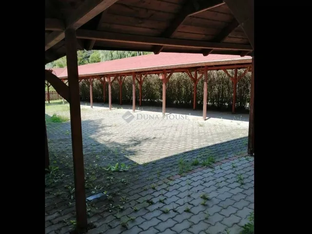 Eladó kereskedelmi és ipari ingatlan Bag 1200 nm