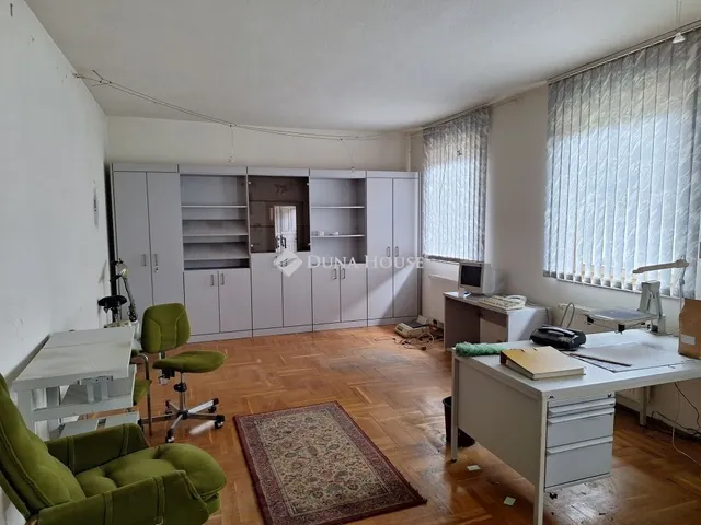 Eladó ház Tök 291 nm