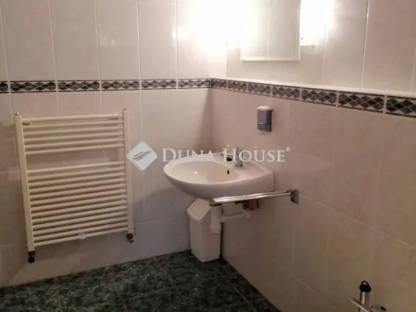 Eladó ház Tök 291 nm