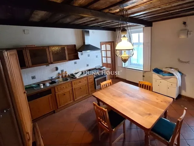 Eladó ház Tök 291 nm