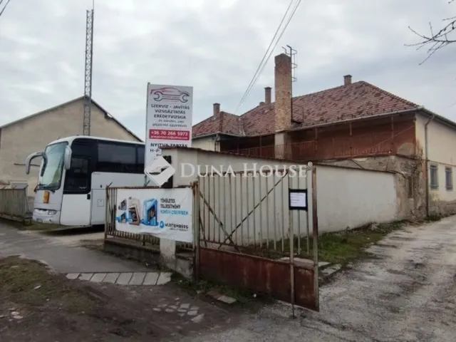 Eladó kereskedelmi és ipari ingatlan Nagykőrös 807 nm